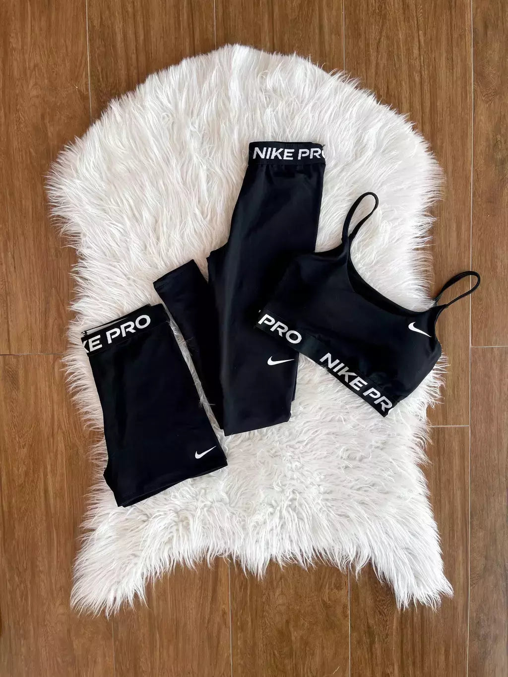 KIT PRO PRETO - TOP + SHORTS + LEGGING